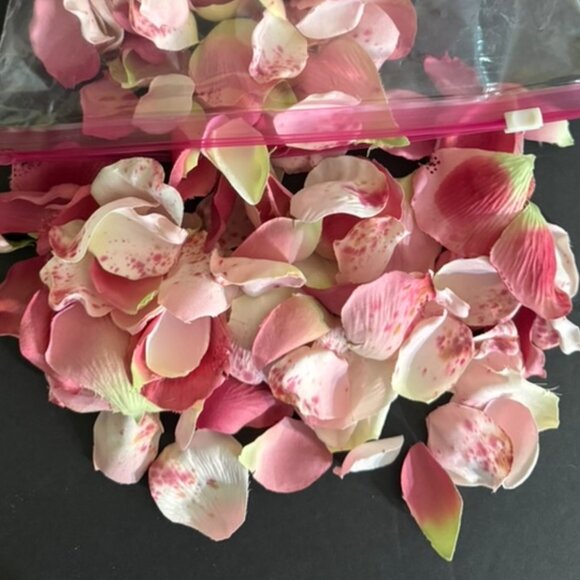 Beautiful Silk Blend Ivory and Pink Rose Petals, Weddings, Decorations, Events - Picture 1 of 3